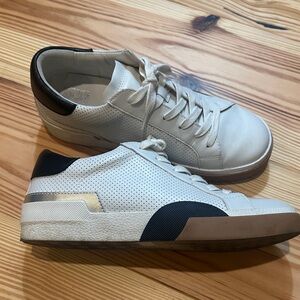 Women’s 8.5 Dolce Vita Sneakers